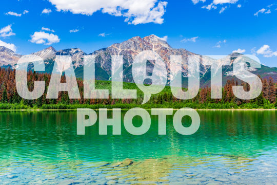 Pyramid Lake with mountains and forest 02